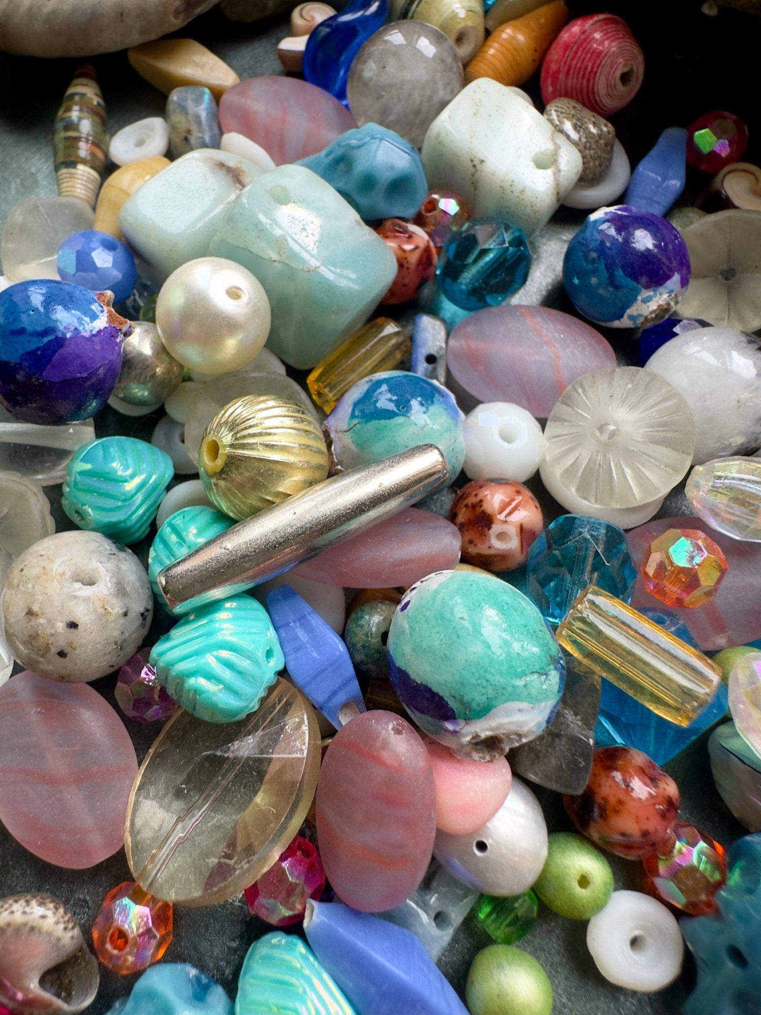 Shimmering Sands - 2 Oz Vintage Deluxe Bead Mix - Vintaj Idaho - 03/16/2026 - Vintaj Live Shop ID