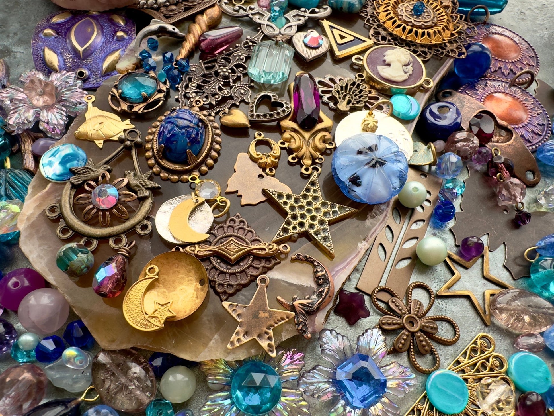 Sunday MEGA OAK Drop! - One Of A Kind Curated Lot - Vintaj Idaho Design - 11/9/25 - Vintaj Live Shop ID