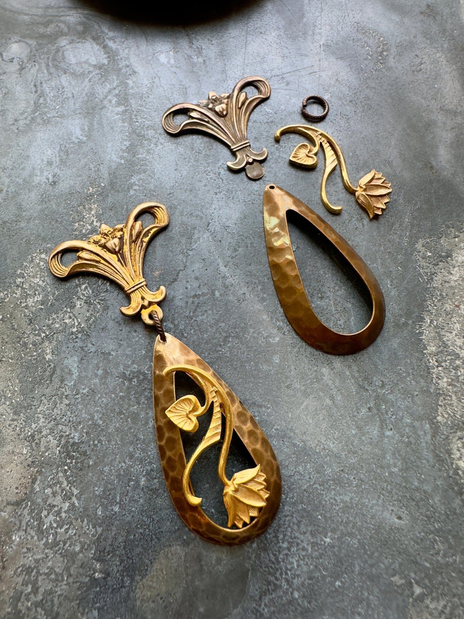 Valiant Vines - Vintage Pendant Kit - Vintaj Idaho Design - 9/9/2025 - Vintaj Live Shop ID