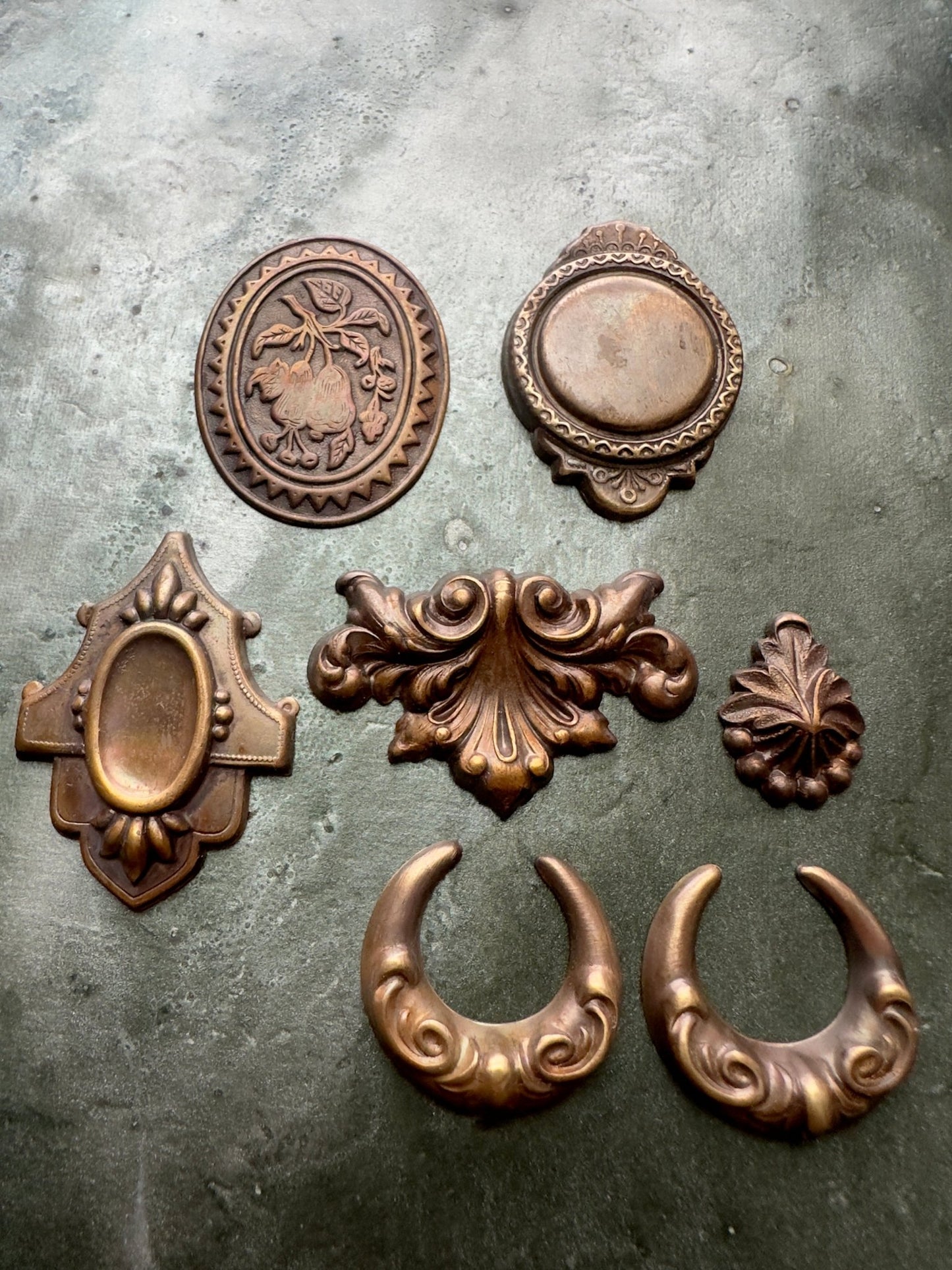 Vintage Pendants & Focals 7 Pc Lot 002 - Vintaj Idaho - 12/5/2025 - Vintaj Live Shop ID