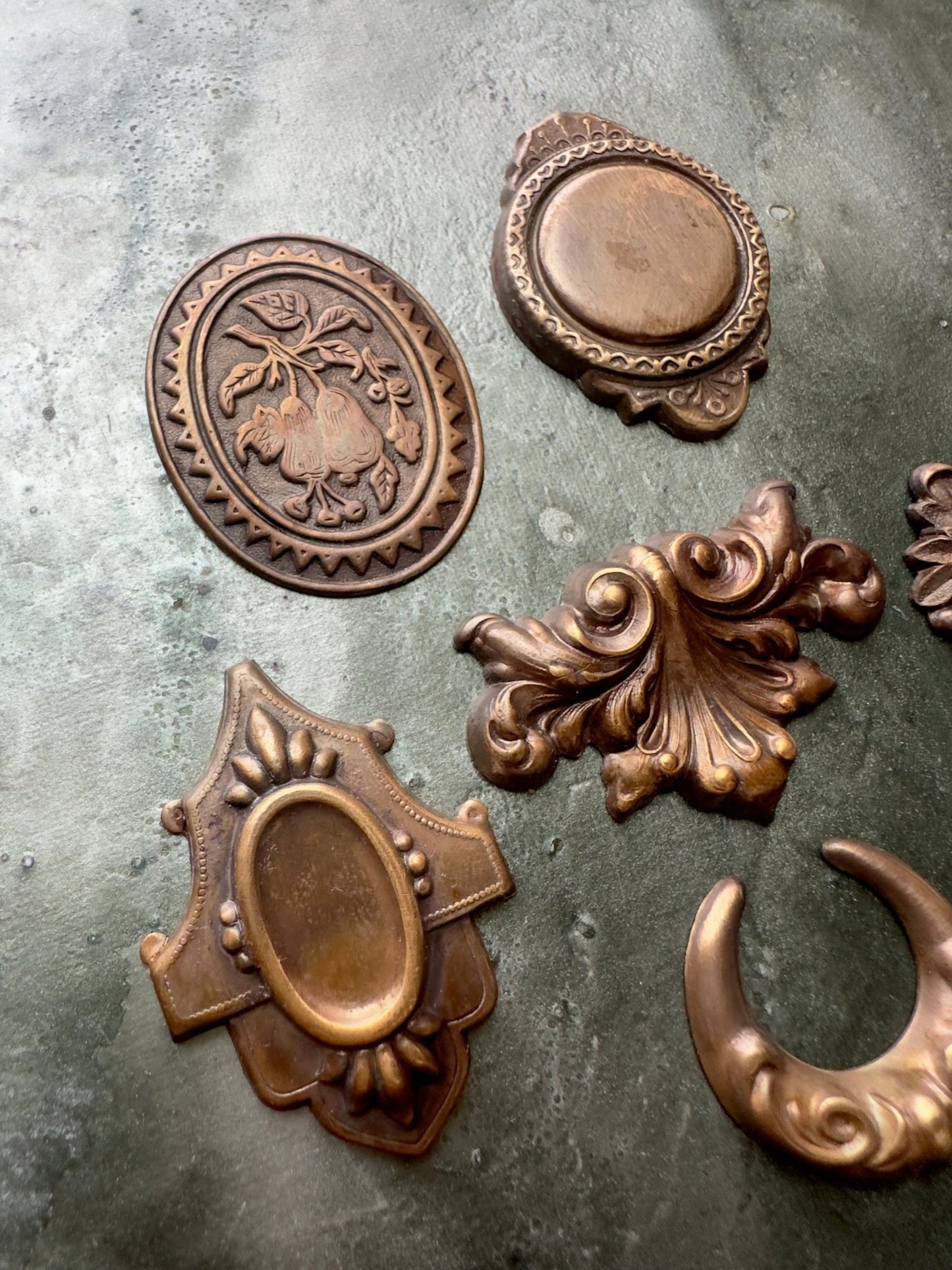 Vintage Pendants & Focals 7 Pc Lot 002 - Vintaj Idaho - 12/5/2025 - Vintaj Live Shop ID