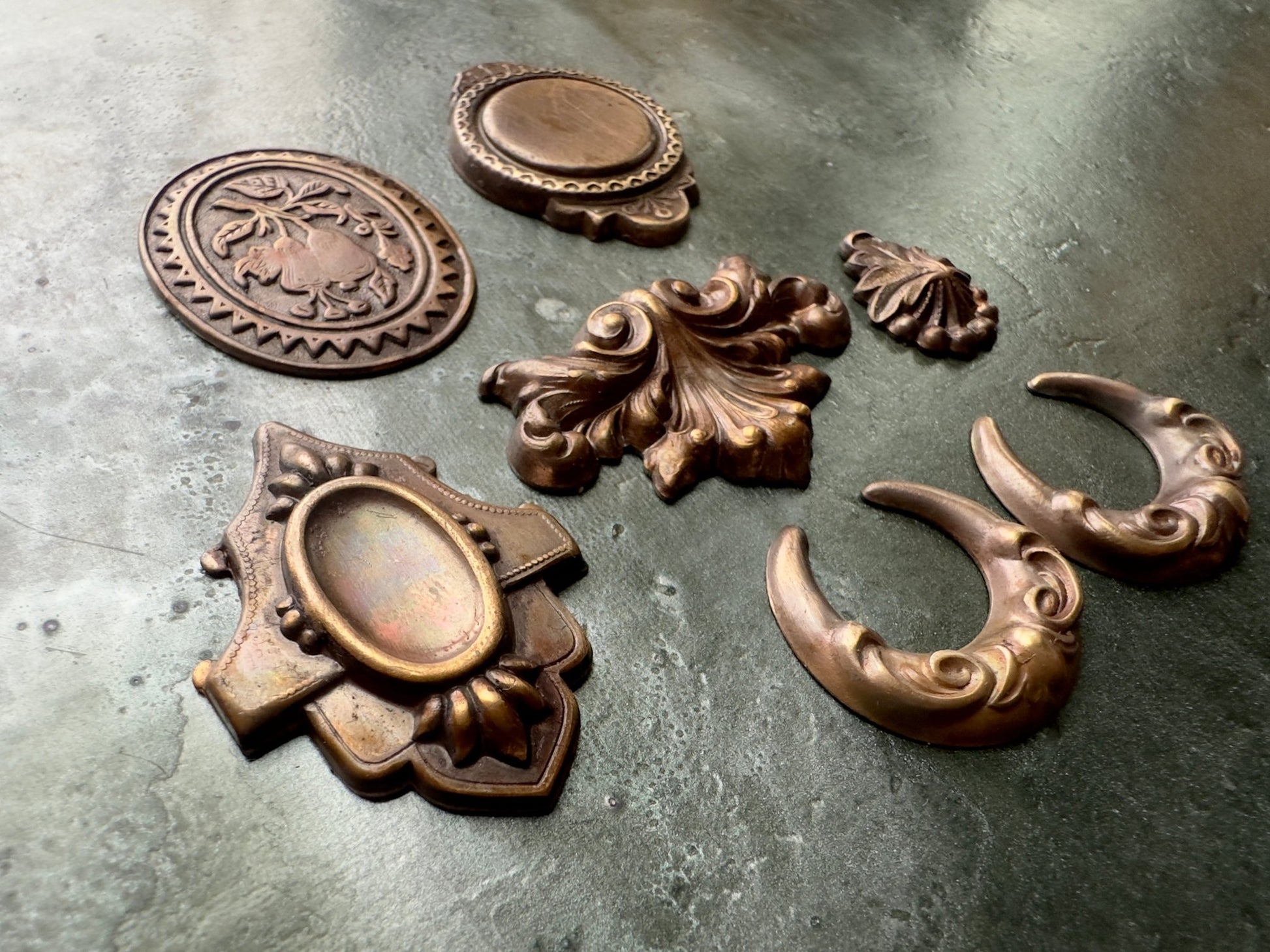 Vintage Pendants & Focals 7 Pc Lot 002 - Vintaj Idaho - 12/5/2025 - Vintaj Live Shop ID