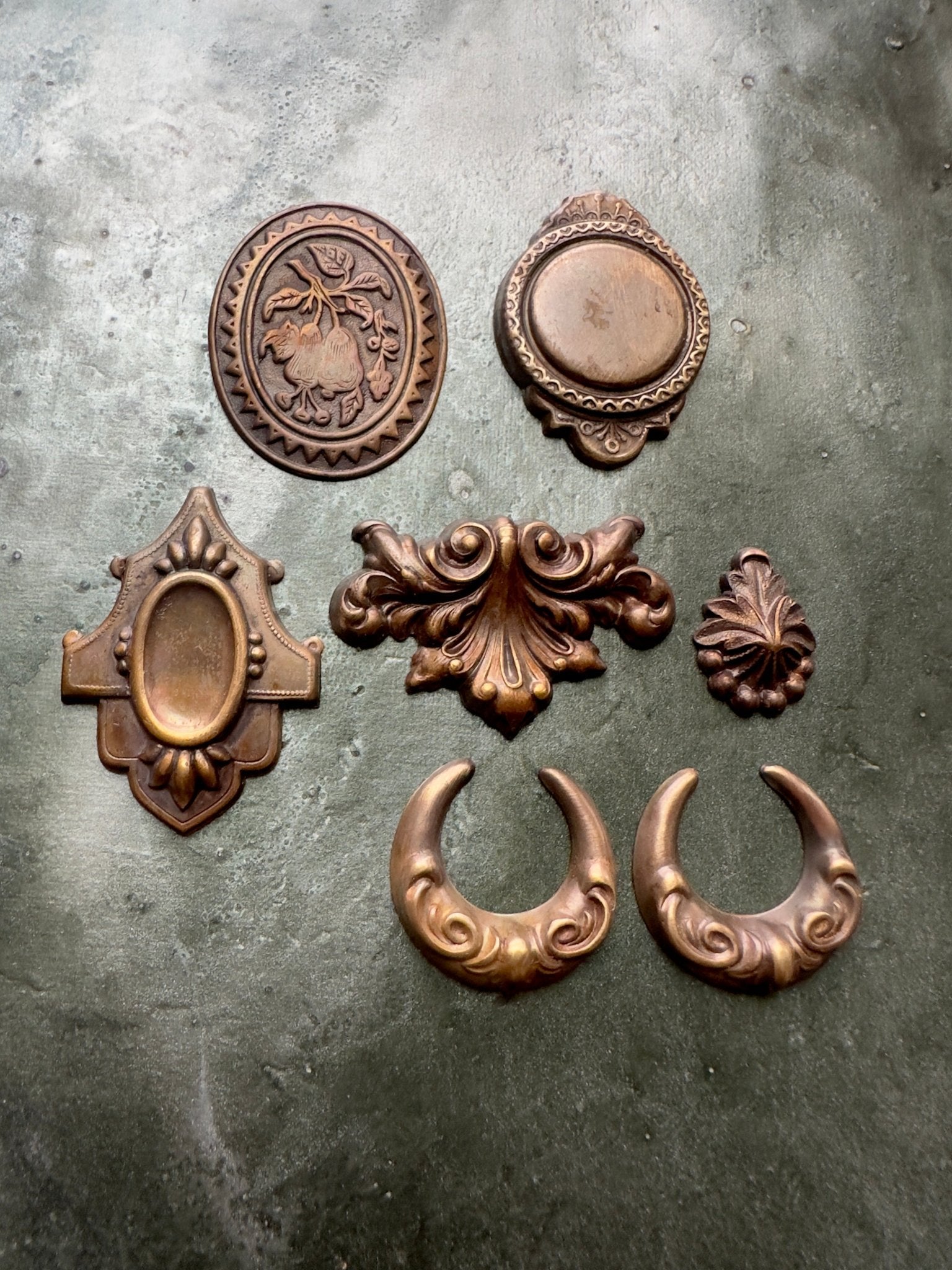 Vintage Pendants & Focals 7 Pc Lot 002 - Vintaj Idaho - 12/5/2025 - Vintaj Live Shop ID