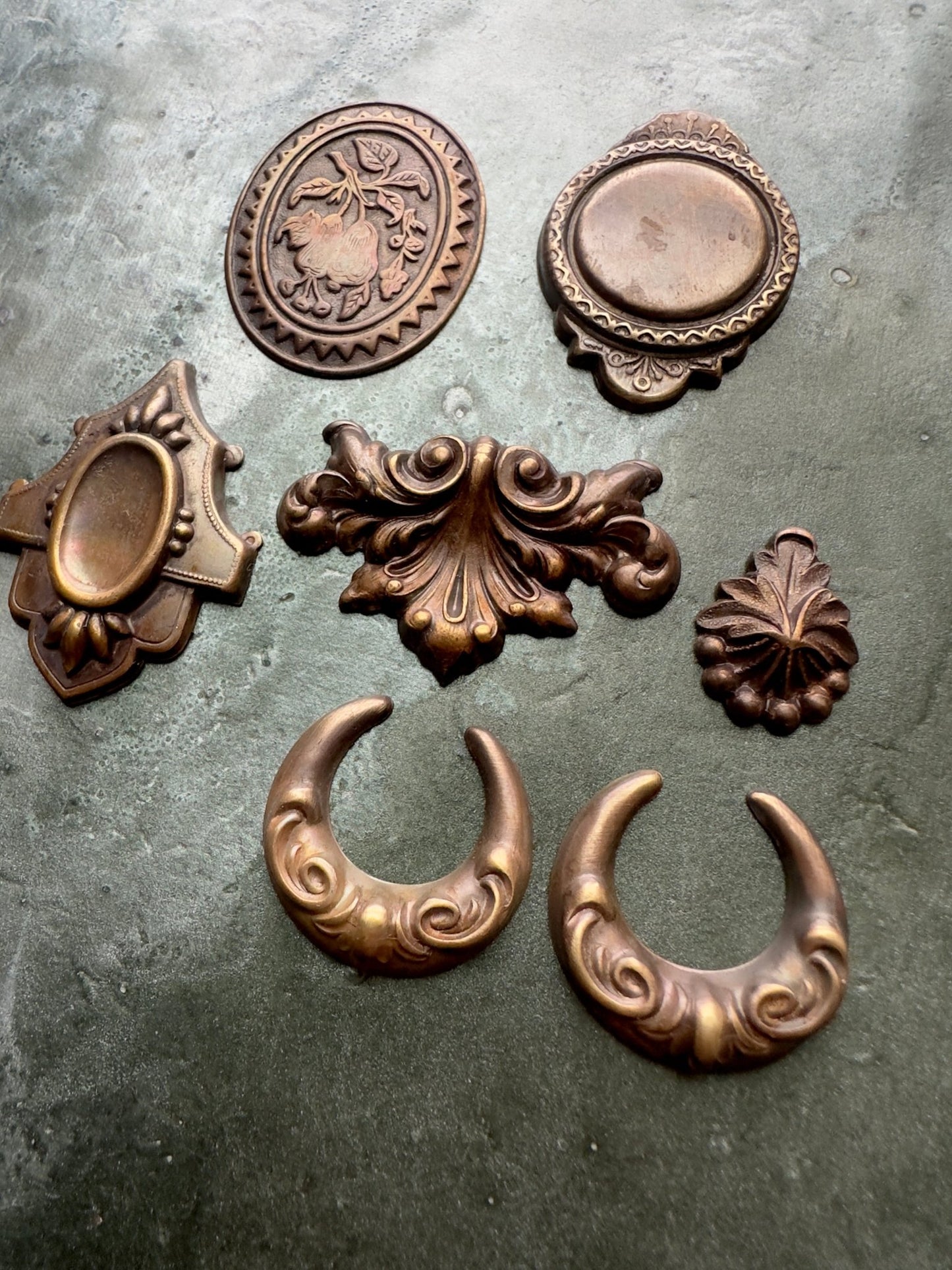 Vintage Pendants & Focals 7 Pc Lot 002 - Vintaj Idaho - 12/5/2025 - Vintaj Live Shop ID