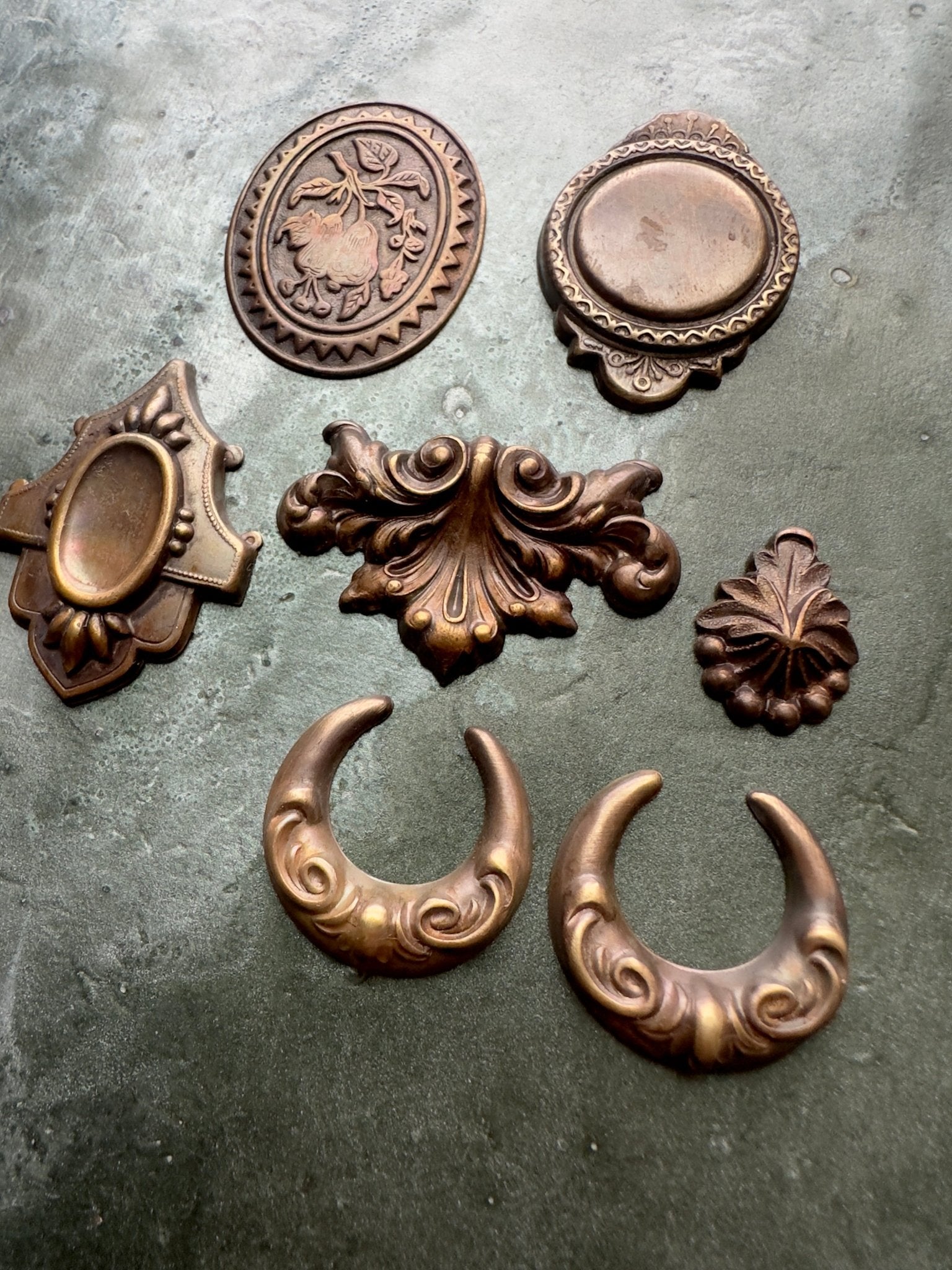 Vintage Pendants & Focals 7 Pc Lot 002 - Vintaj Idaho - 12/5/2025 - Vintaj Live Shop ID