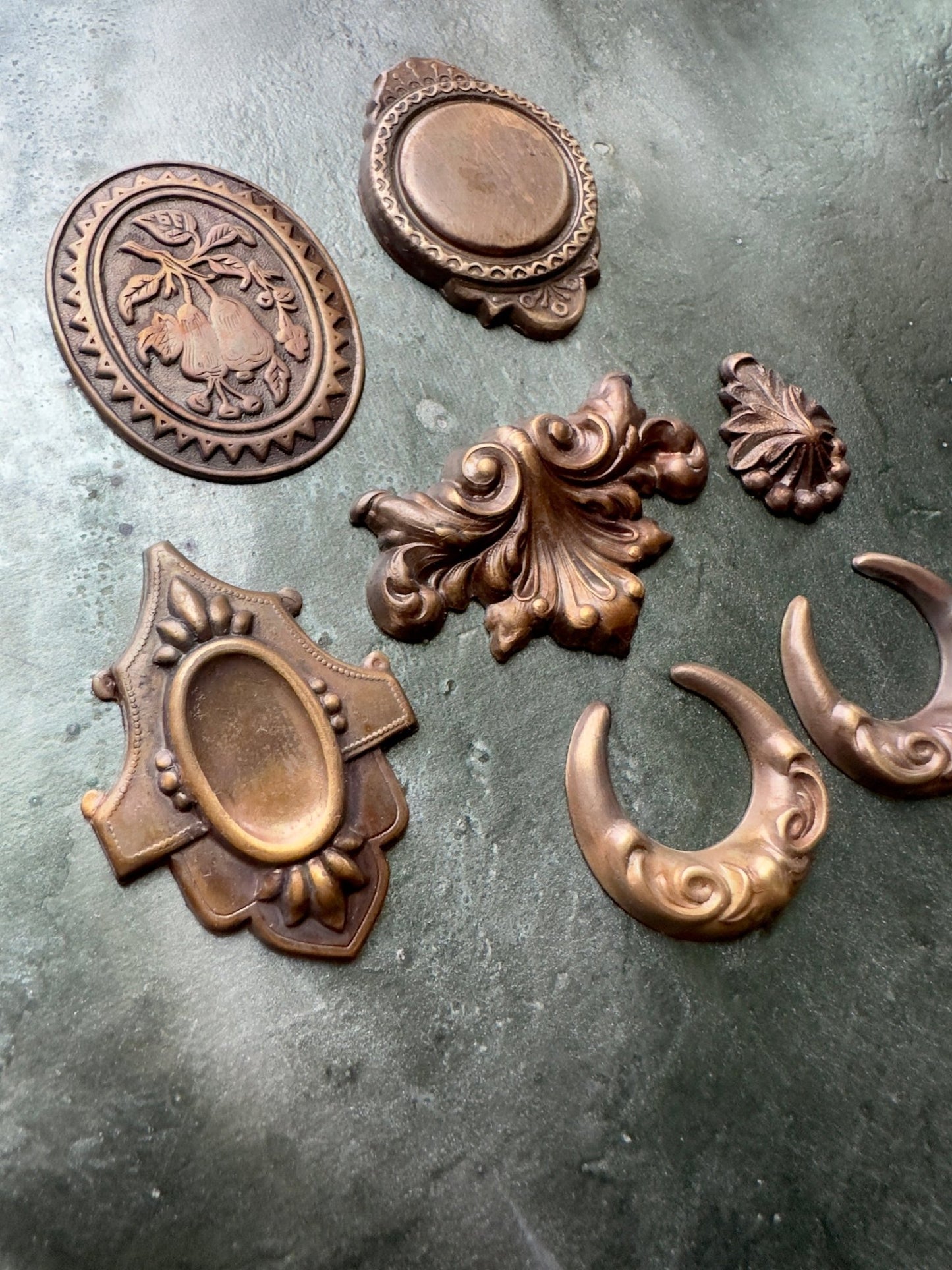 Vintage Pendants & Focals 7 Pc Lot 002 - Vintaj Idaho - 12/5/2025 - Vintaj Live Shop ID